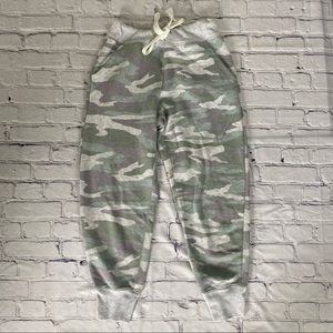 Aerie Size Small Camouflage Jogging Pants With Green & Grey